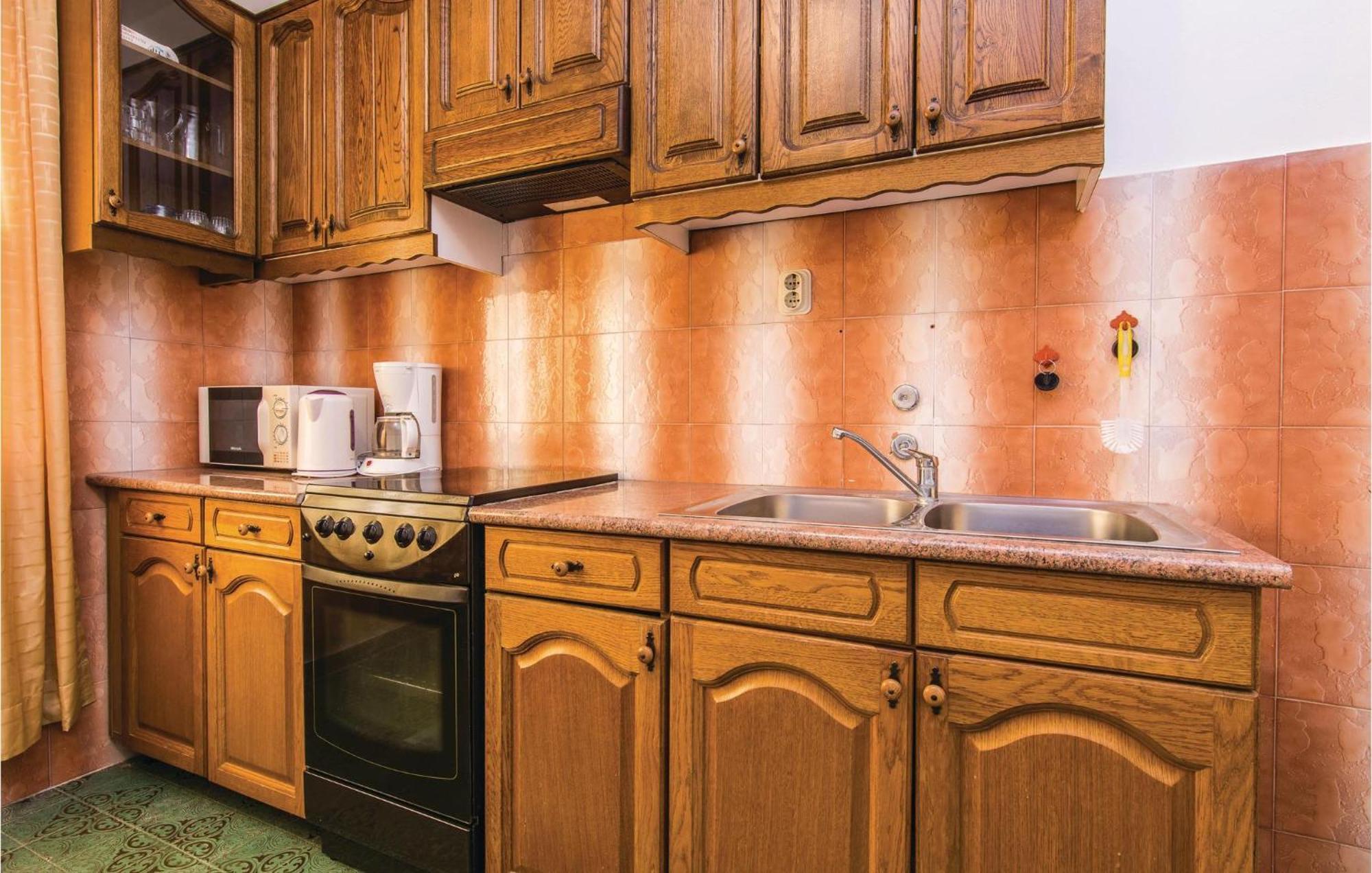 4 Bedroom Awesome Apartment In Starigrad 外观 照片