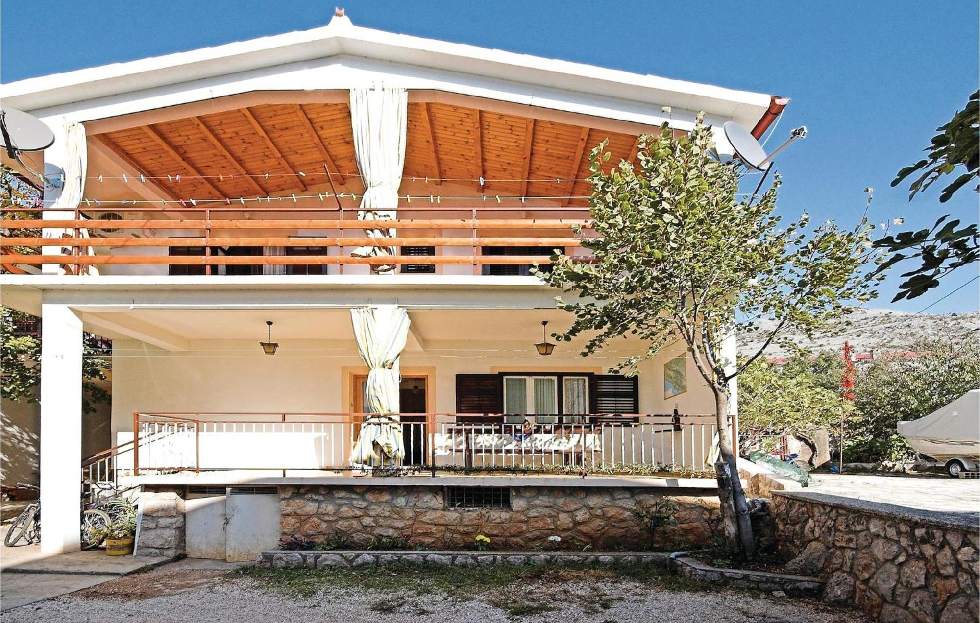 4 Bedroom Awesome Apartment In Starigrad 外观 照片